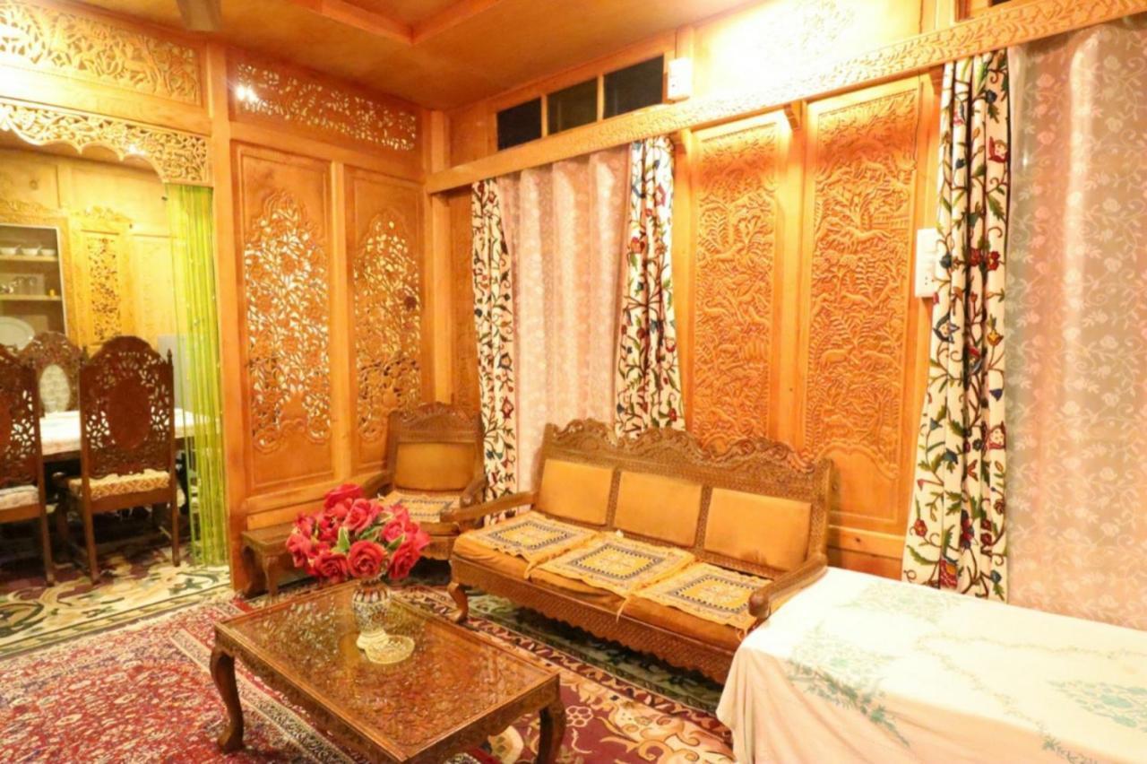 ホテル Umbrella Group Of House Boat Srīnagar エクステリア 写真