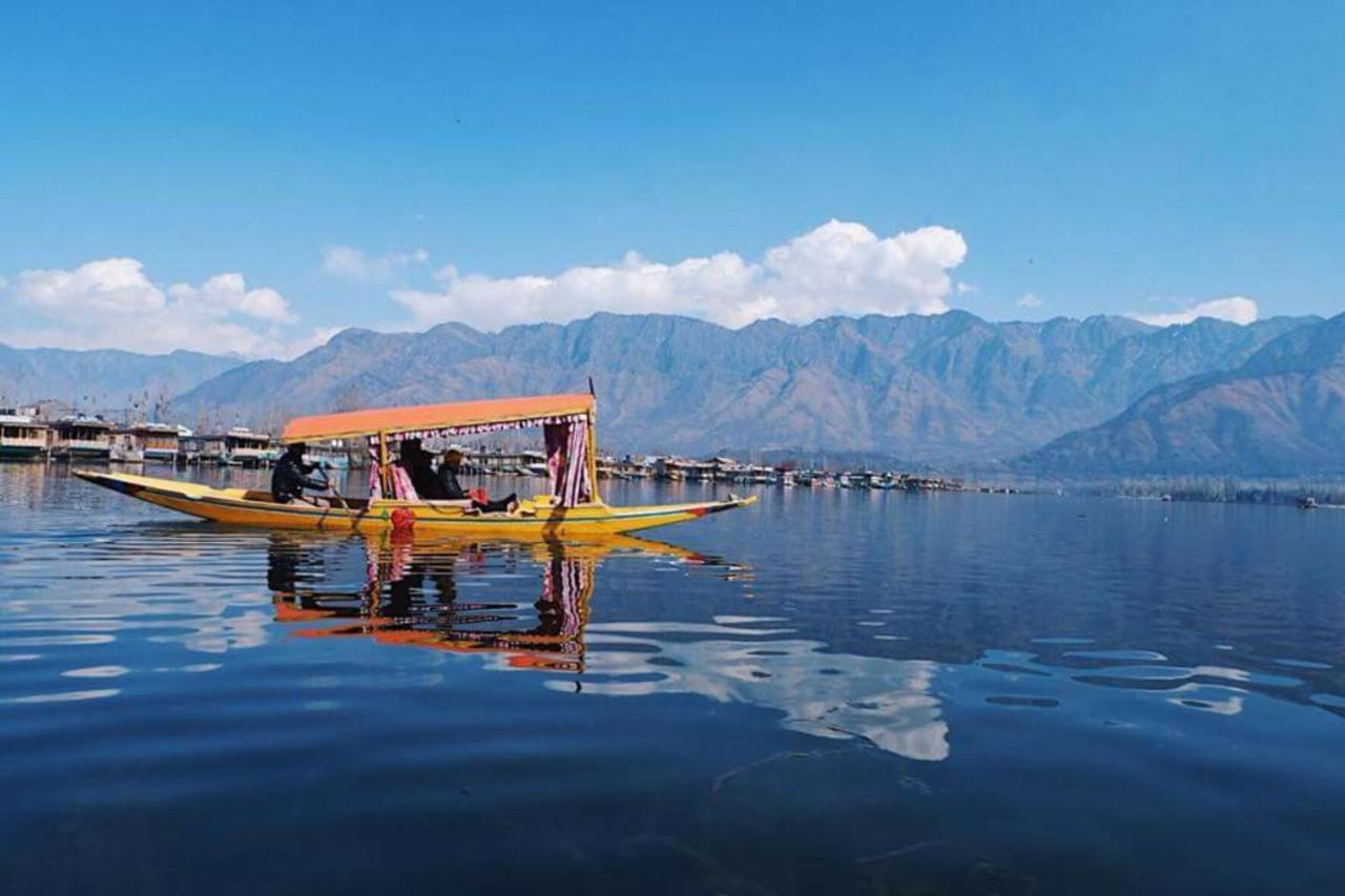 ホテル Umbrella Group Of House Boat Srīnagar エクステリア 写真