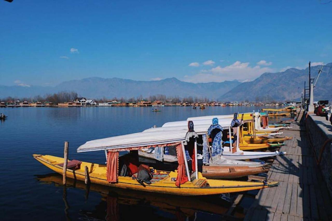 ホテル Umbrella Group Of House Boat Srīnagar エクステリア 写真