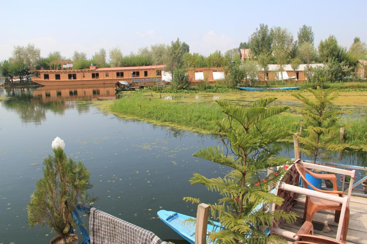 ホテル Umbrella Group Of House Boat Srīnagar エクステリア 写真